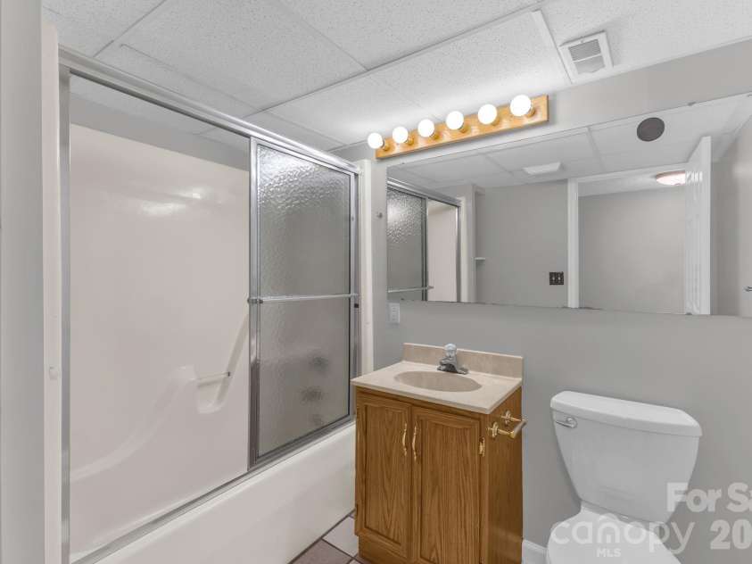 147 Elkwood Road, Asheville, NC 28804.  MLS# CAR4366440, YatesRealty ID 20921. 