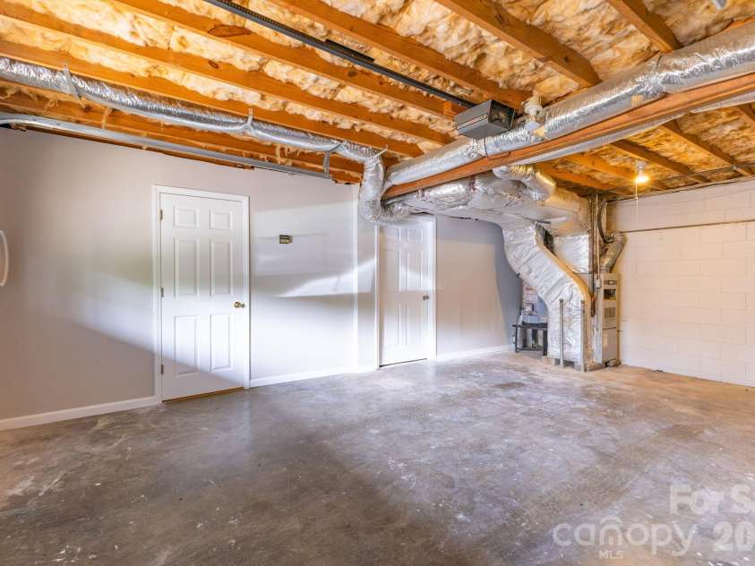 147 Elkwood Road, Asheville, NC 28804.  MLS# CAR4366440, YatesRealty ID 20921. 