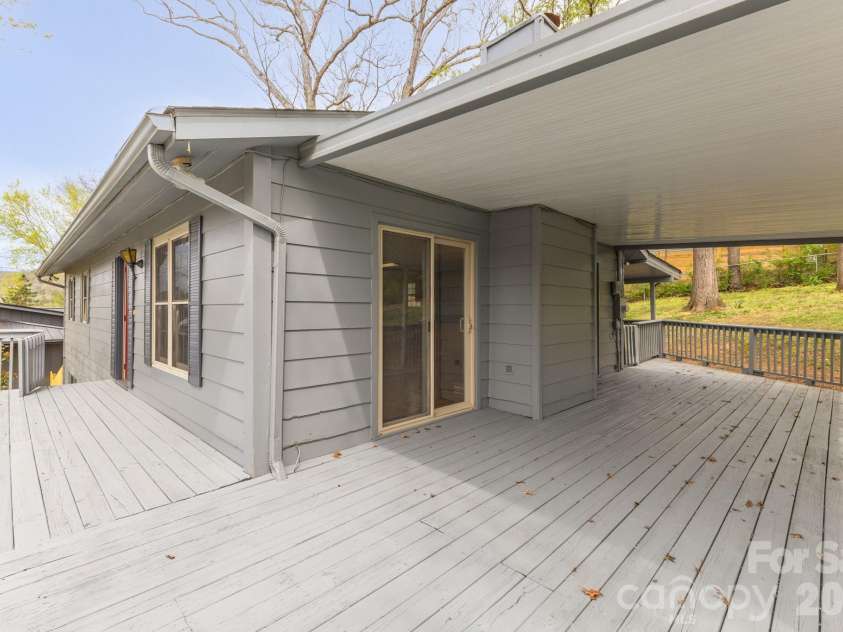 147 Elkwood Road, Asheville, NC 28804.  MLS# CAR4366440, YatesRealty ID 20921. 