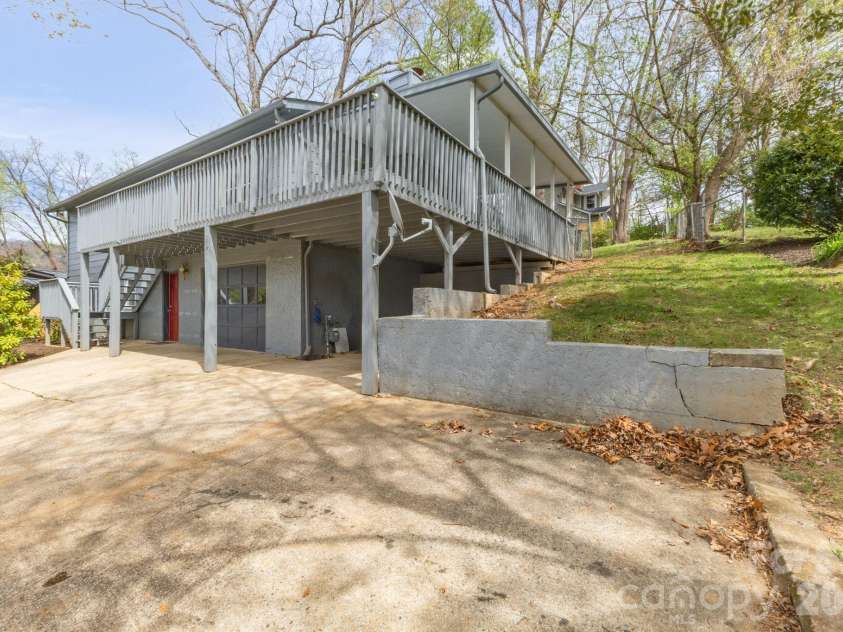 147 Elkwood Road, Asheville, NC 28804.  MLS# CAR4366440, YatesRealty ID 20921. 