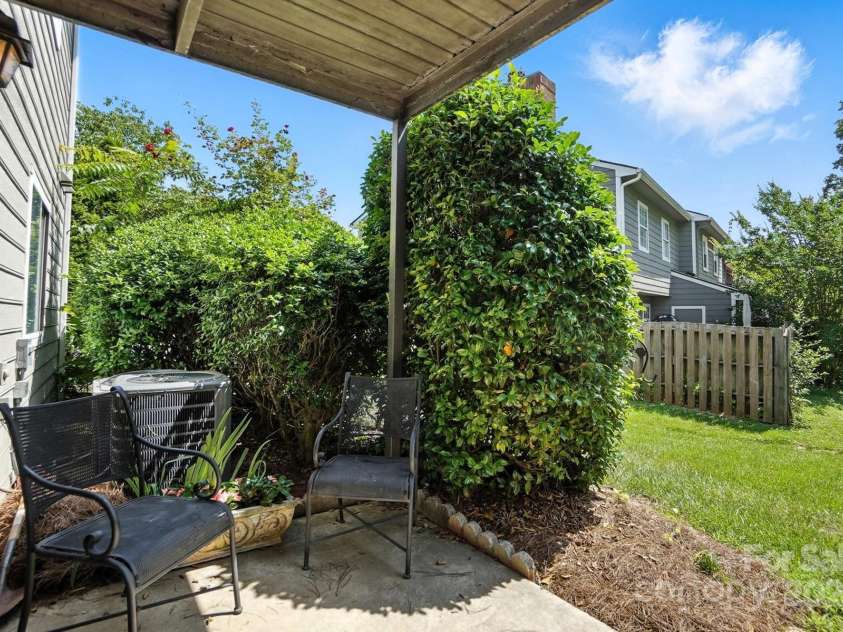 3020 Heathstead Place, Charlotte, NC 28210.  MLS# CAR4272619, YatesRealty ID 20922. 