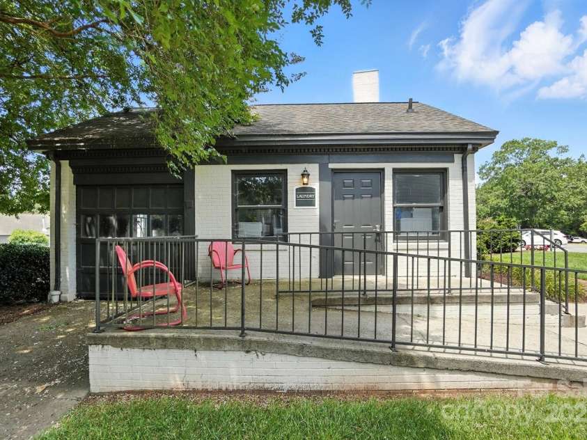 3020 Heathstead Place, Charlotte, NC 28210.  MLS# CAR4272619, YatesRealty ID 20922. 