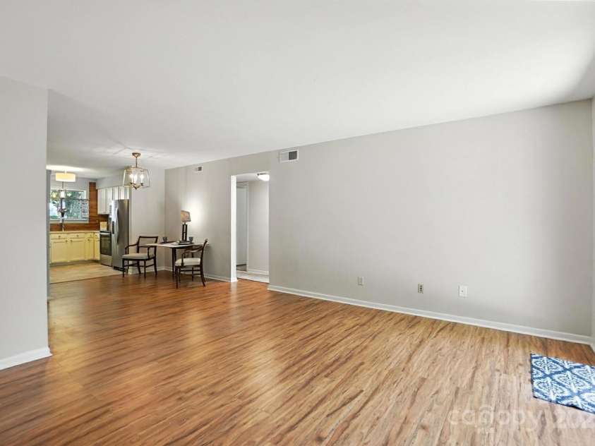 3020 Heathstead Place, Charlotte, NC 28210.  MLS# CAR4272619, YatesRealty ID 20922. 