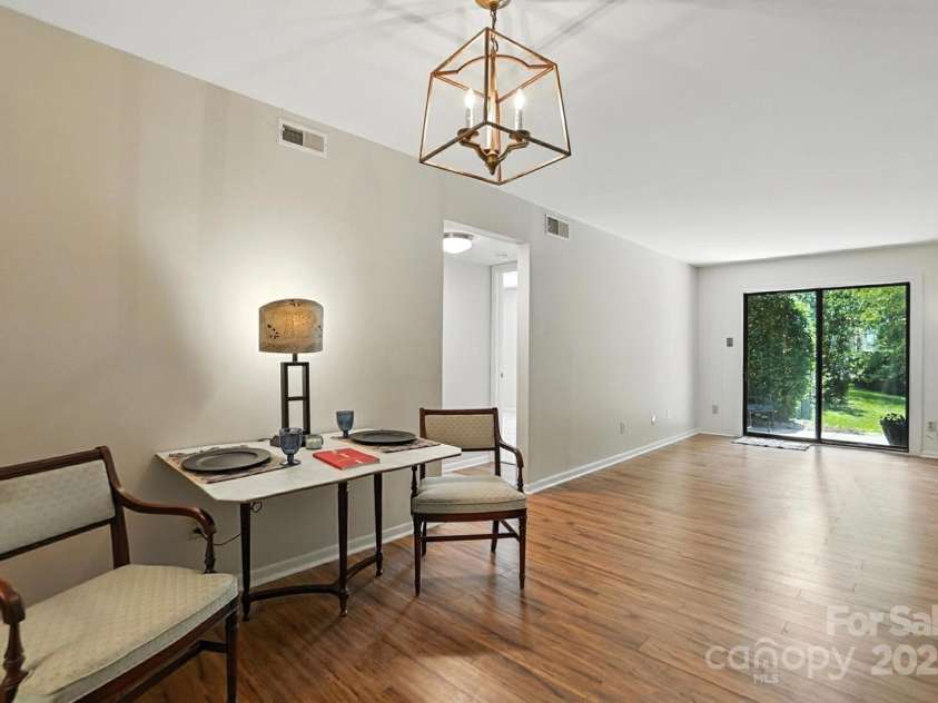 3020 Heathstead Place, Charlotte, NC 28210.  MLS# CAR4272619, YatesRealty ID 20922. 
