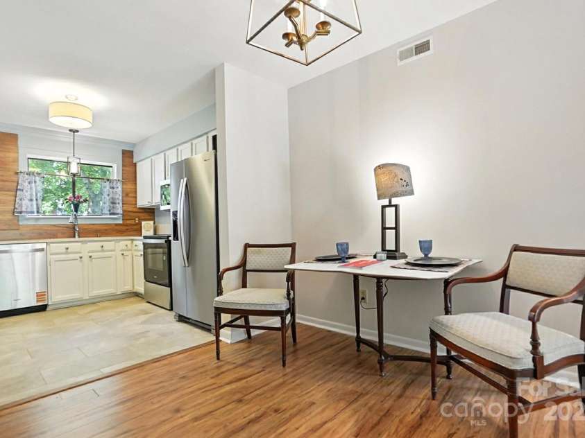 3020 Heathstead Place, Charlotte, NC 28210.  MLS# CAR4272619, YatesRealty ID 20922. 