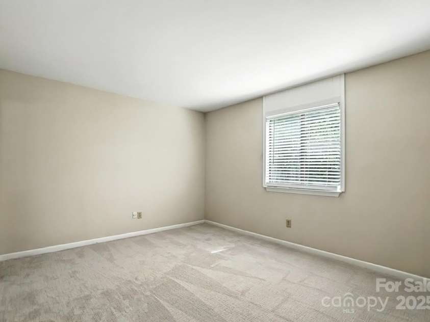 3020 Heathstead Place, Charlotte, NC 28210.  MLS# CAR4272619, YatesRealty ID 20922. 