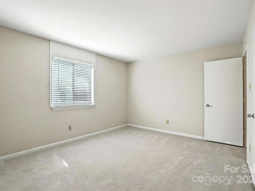 3020 Heathstead Place, Charlotte, NC 28210.  MLS# CAR4272619, YatesRealty ID 20922. 