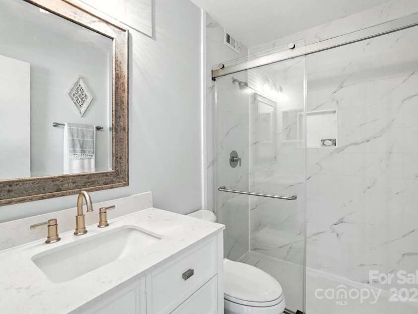 3020 Heathstead Place, Charlotte, NC 28210.  MLS# CAR4272619, YatesRealty ID 20922. 