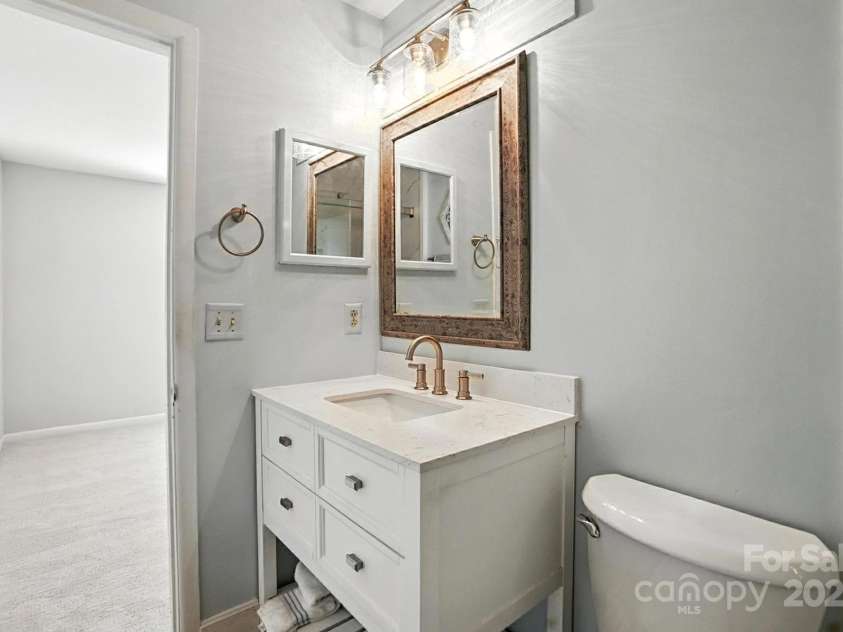 3020 Heathstead Place, Charlotte, NC 28210.  MLS# CAR4272619, YatesRealty ID 20922. 