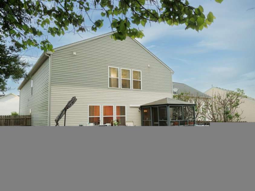 6135 Blue Ash Lane, Charlotte, NC 28215.  MLS# CAR4371813, YatesRealty ID 20922. 