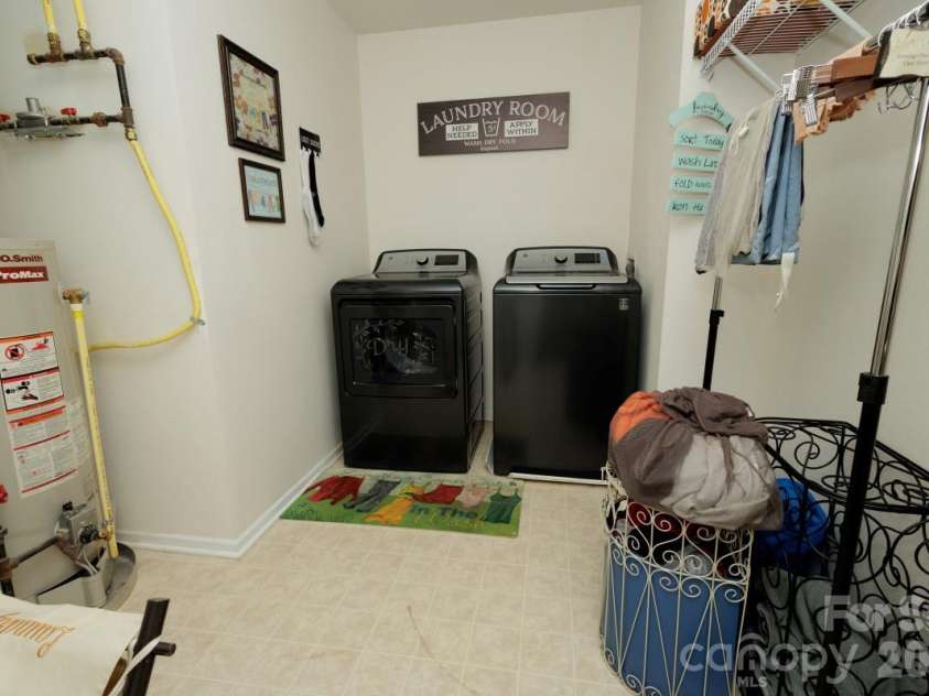 6135 Blue Ash Lane, Charlotte, NC 28215.  MLS# CAR4371813, YatesRealty ID 20922. Laundry / Utility Room