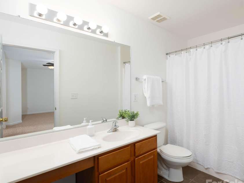 125 Kallie Loop, Mooresville, NC 28117.  MLS# CAR4344467, YatesRealty ID 20923. Upstairs full bath.