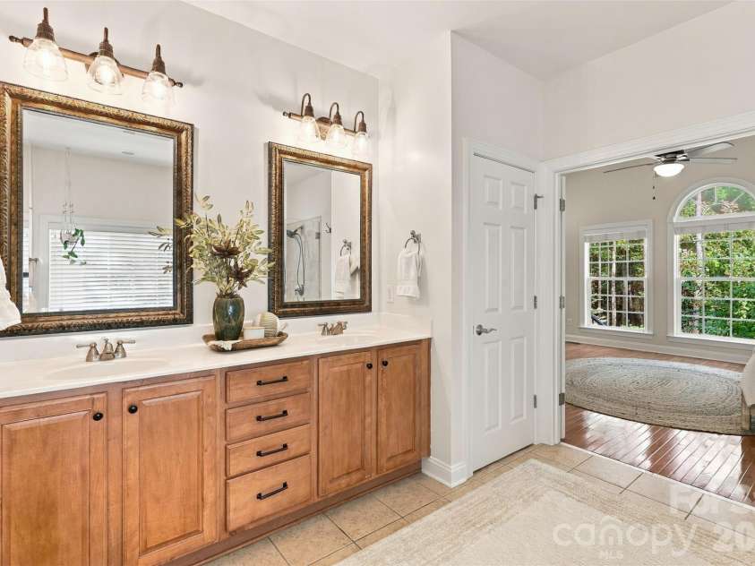 3105 Stanway Court, Waxhaw, NC 28173.  MLS# CAR4425136, YatesRealty ID 20924. Primary Bath