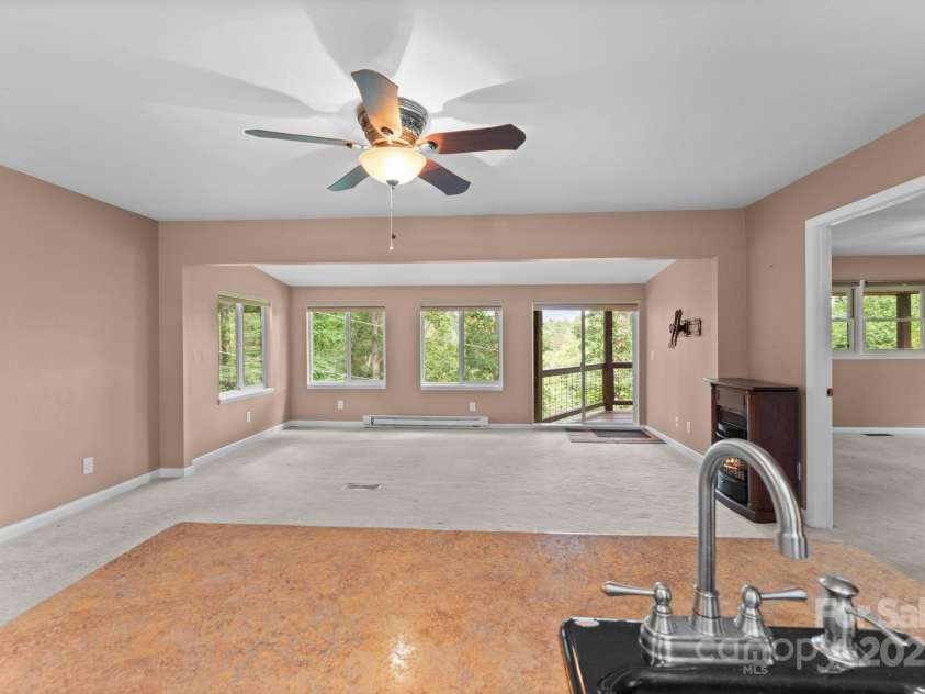 435 Pauline Avenue, Franklin, NC 28734.  MLS# CAR4273328, YatesRealty ID 20924. 