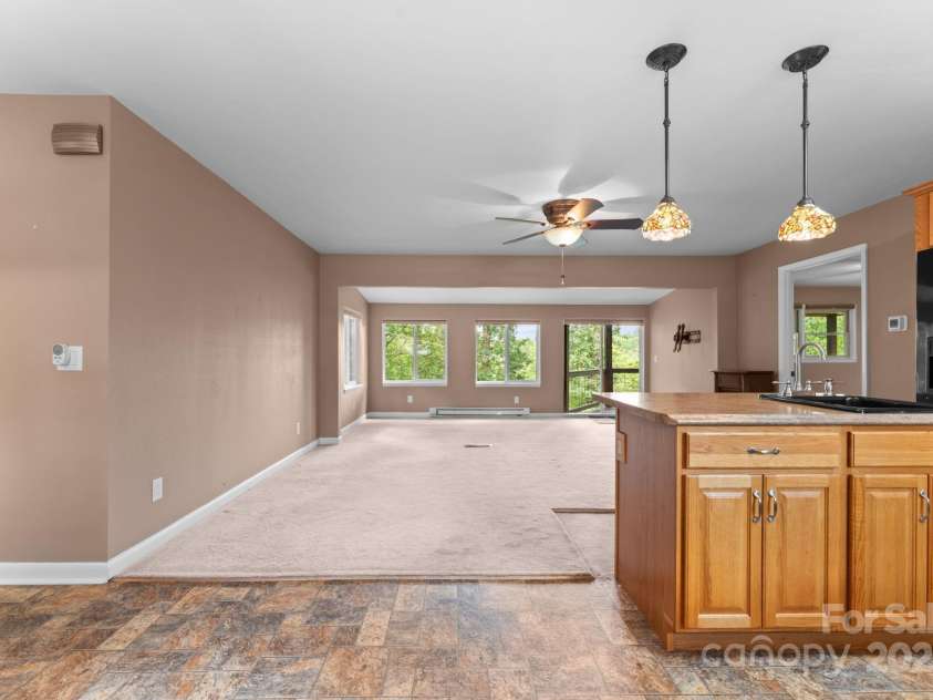 435 Pauline Avenue, Franklin, NC 28734.  MLS# CAR4273328, YatesRealty ID 20924. 