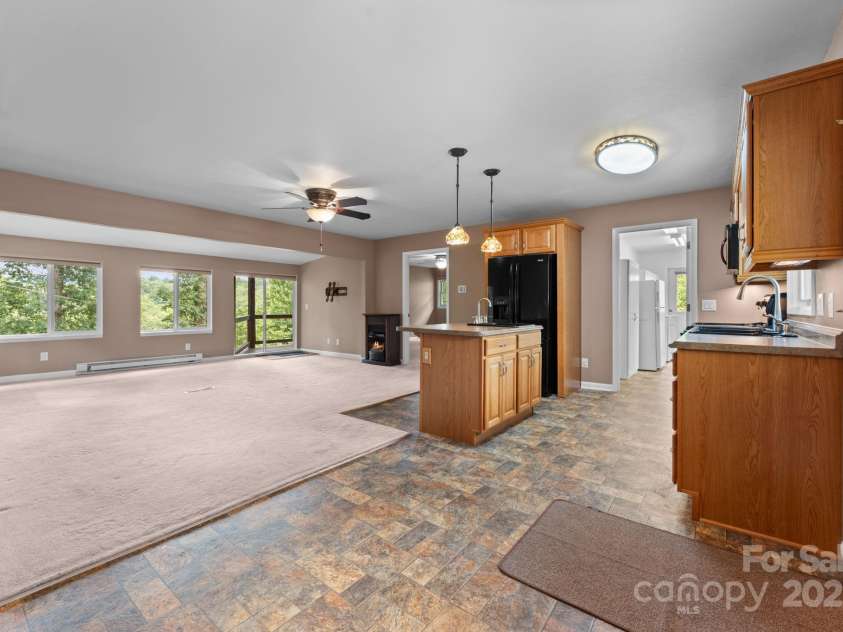 435 Pauline Avenue, Franklin, NC 28734.  MLS# CAR4273328, YatesRealty ID 20924. 