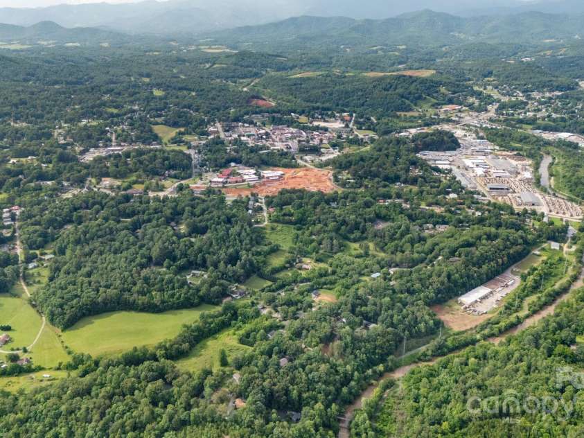 435 Pauline Avenue, Franklin, NC 28734.  MLS# CAR4273328, YatesRealty ID 20924. 