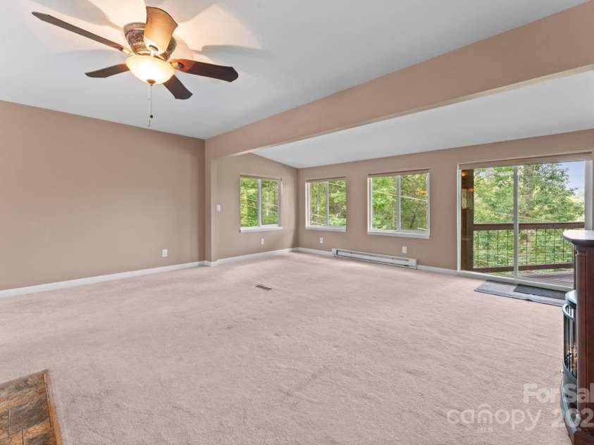 435 Pauline Avenue, Franklin, NC 28734.  MLS# CAR4273328, YatesRealty ID 20924. 