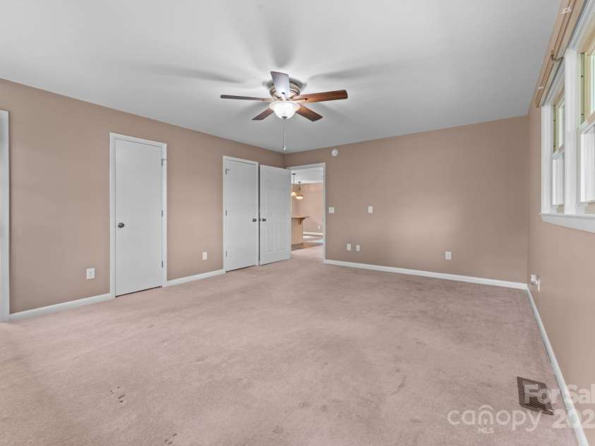 435 Pauline Avenue, Franklin, NC 28734.  MLS# CAR4273328, YatesRealty ID 20924. 