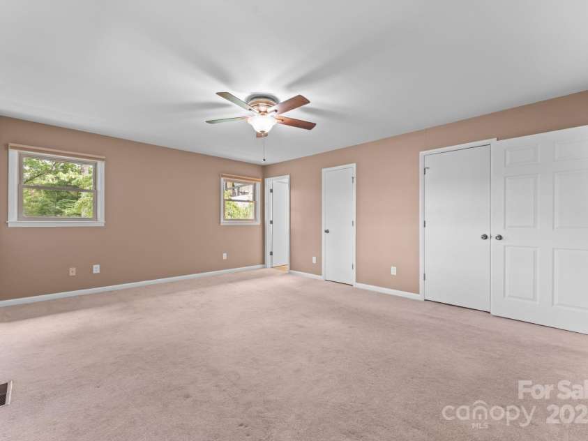 435 Pauline Avenue, Franklin, NC 28734.  MLS# CAR4273328, YatesRealty ID 20924. 