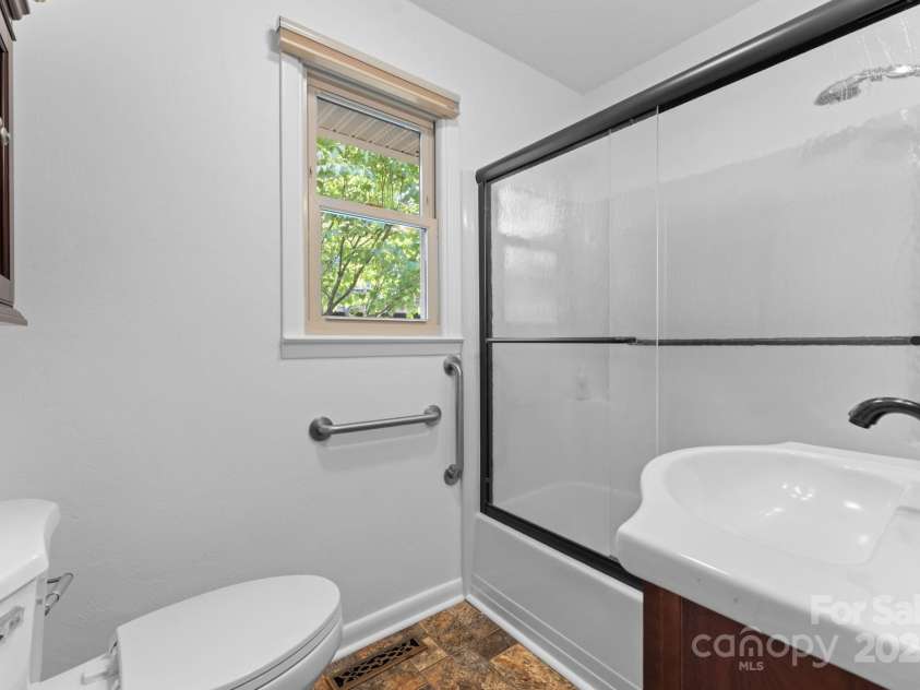 435 Pauline Avenue, Franklin, NC 28734.  MLS# CAR4273328, YatesRealty ID 20924. 