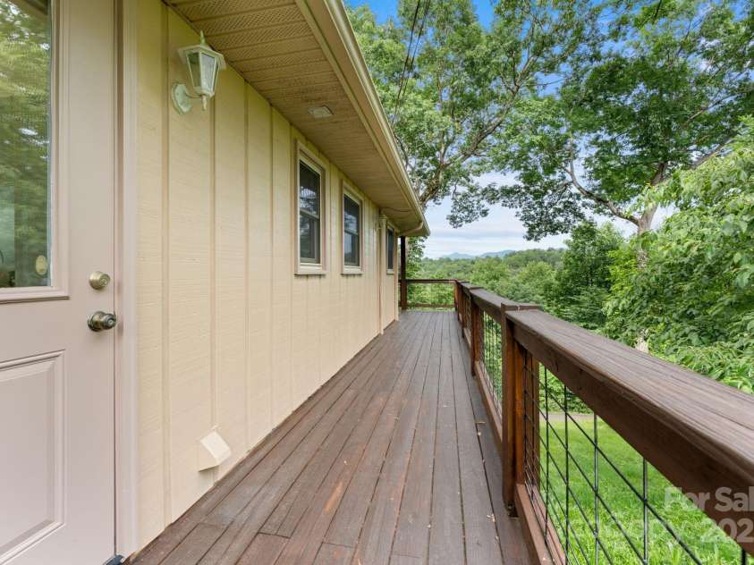 435 Pauline Avenue, Franklin, NC 28734.  MLS# CAR4273328, YatesRealty ID 20924. 