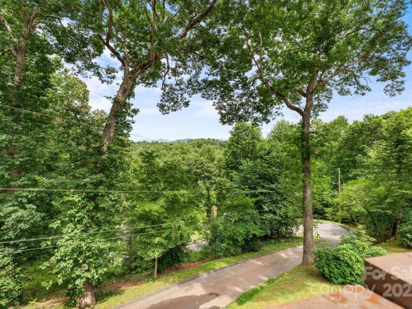 435 Pauline Avenue, Franklin, NC 28734.  MLS# CAR4273328, YatesRealty ID 20924. 