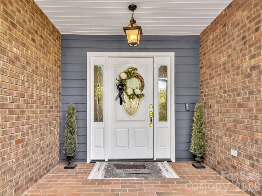 88 Adams Drive, Clyde, NC 28721.  MLS# CAR4379425, YatesRealty ID 20925. 