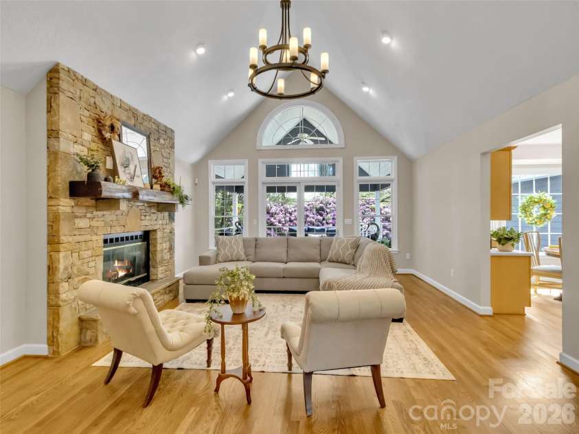 88 Adams Drive, Clyde, NC 28721.  MLS# CAR4379425, YatesRealty ID 20925. 