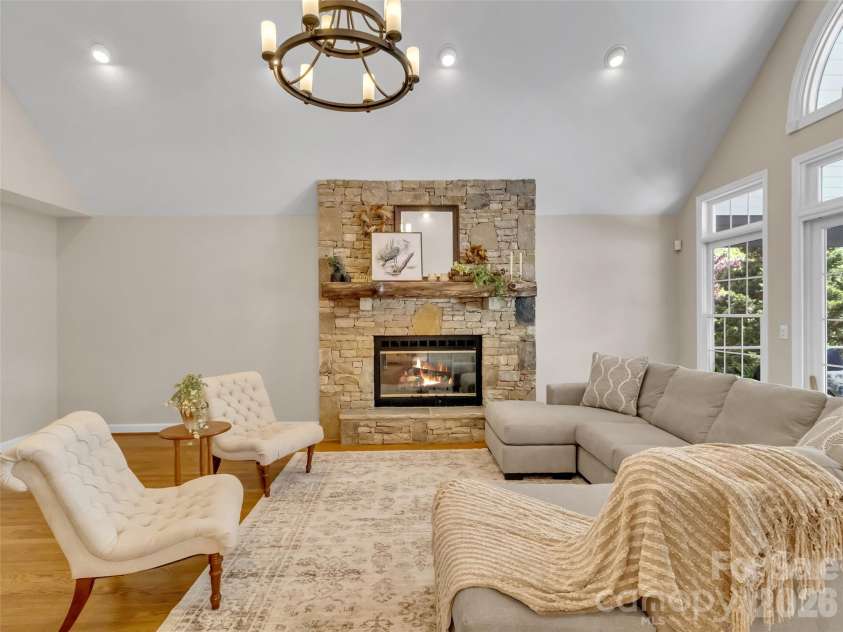 88 Adams Drive, Clyde, NC 28721.  MLS# CAR4379425, YatesRealty ID 20925. 