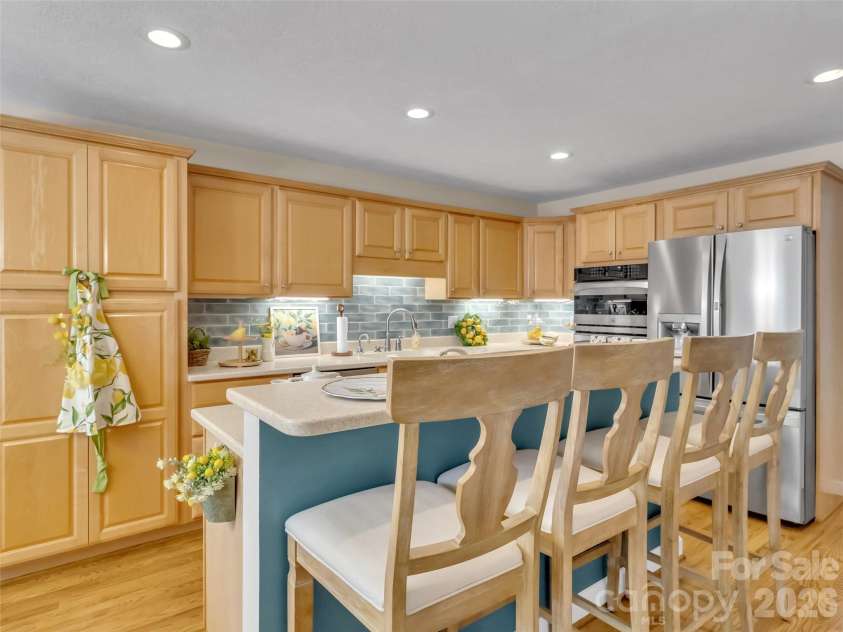 88 Adams Drive, Clyde, NC 28721.  MLS# CAR4379425, YatesRealty ID 20925. 