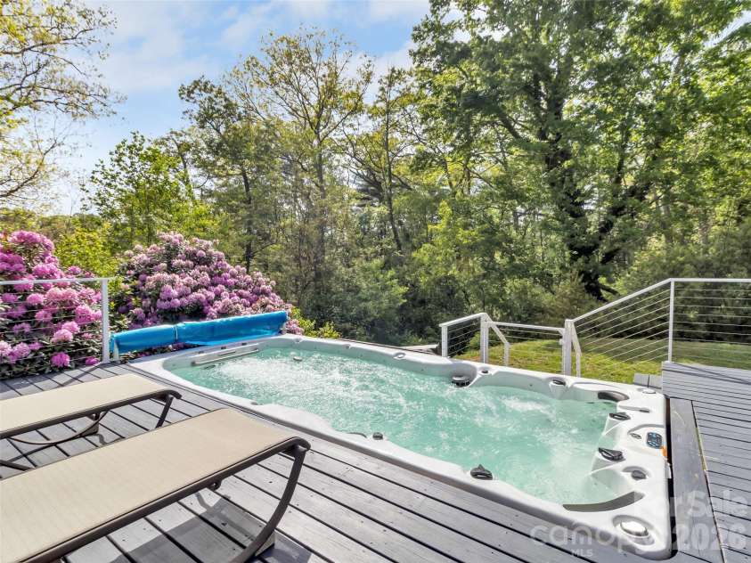 88 Adams Drive, Clyde, NC 28721.  MLS# CAR4379425, YatesRealty ID 20925. 