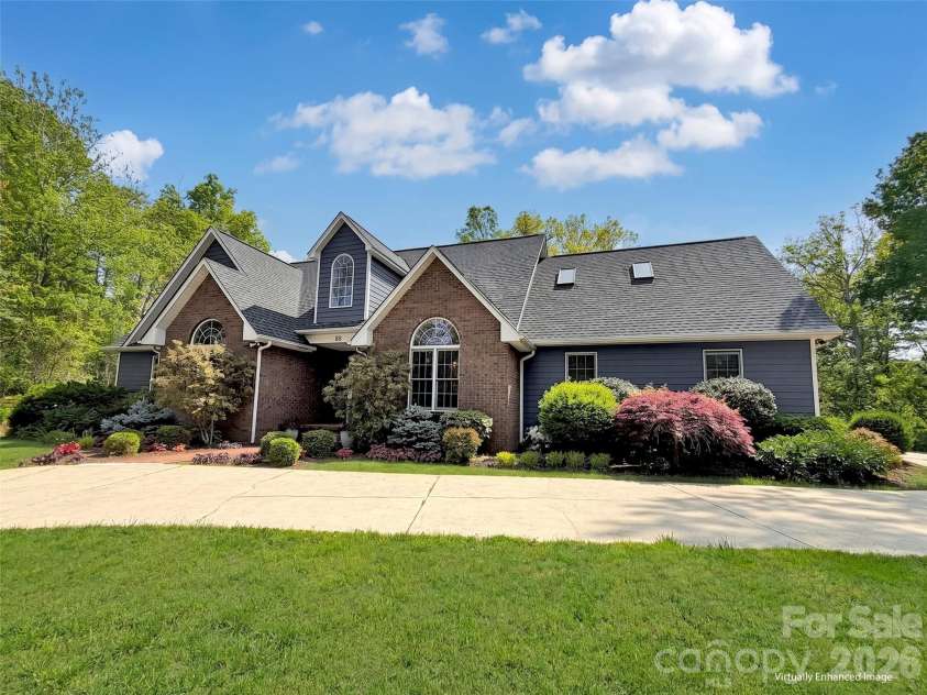 88 Adams Drive, Clyde, NC 28721.  MLS# CAR4379425, YatesRealty ID 20925. 