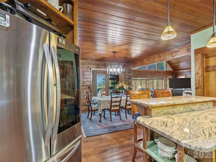 129 Apple Farm Road, Bakersville, NC 28705.  MLS# CAR4375301, YatesRealty ID 20926. 