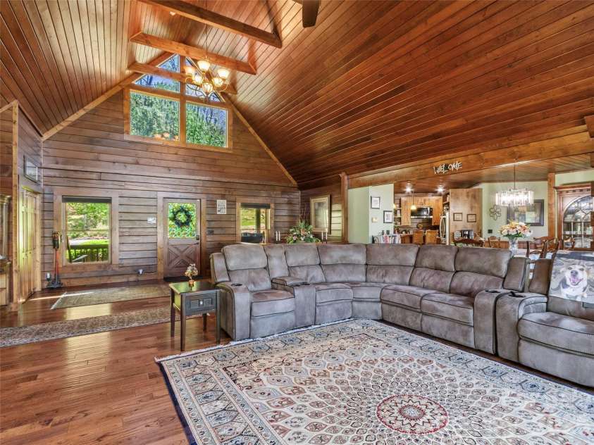 129 Apple Farm Road, Bakersville, NC 28705.  MLS# CAR4375301, YatesRealty ID 20926. 