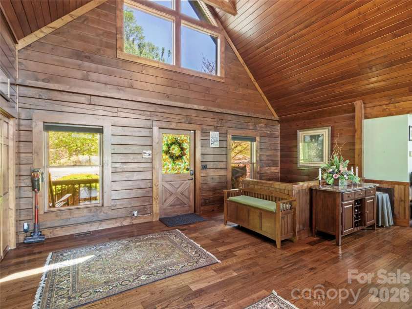 129 Apple Farm Road, Bakersville, NC 28705.  MLS# CAR4375301, YatesRealty ID 20926. 