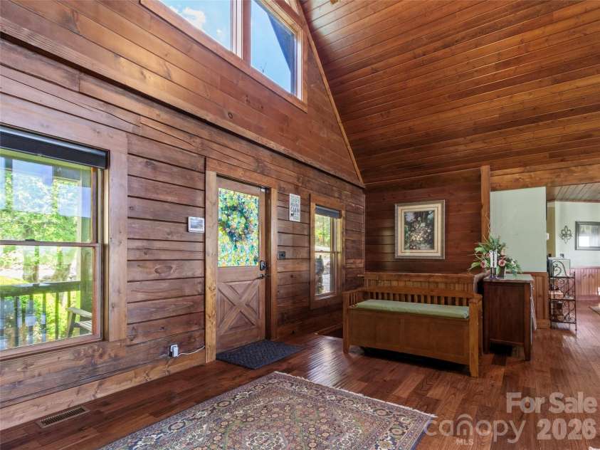 129 Apple Farm Road, Bakersville, NC 28705.  MLS# CAR4375301, YatesRealty ID 20926. 