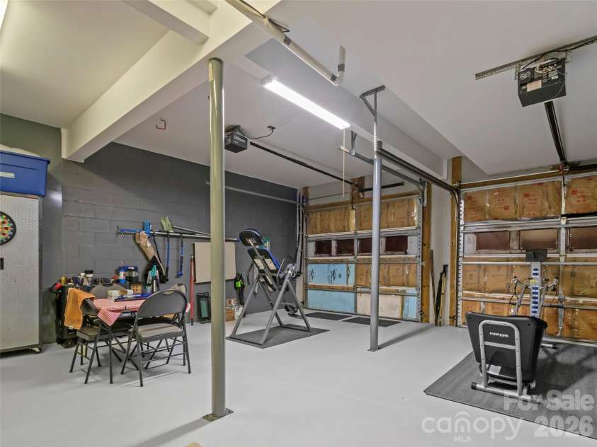 129 Apple Farm Road, Bakersville, NC 28705.  MLS# CAR4375301, YatesRealty ID 20926. 