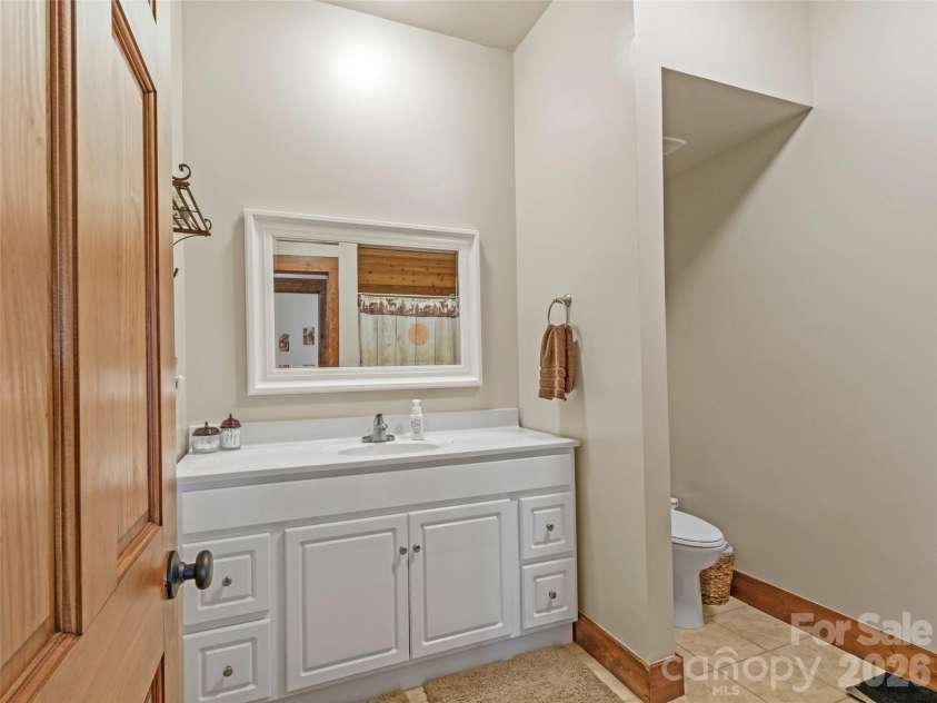 129 Apple Farm Road, Bakersville, NC 28705.  MLS# CAR4375301, YatesRealty ID 20926. 