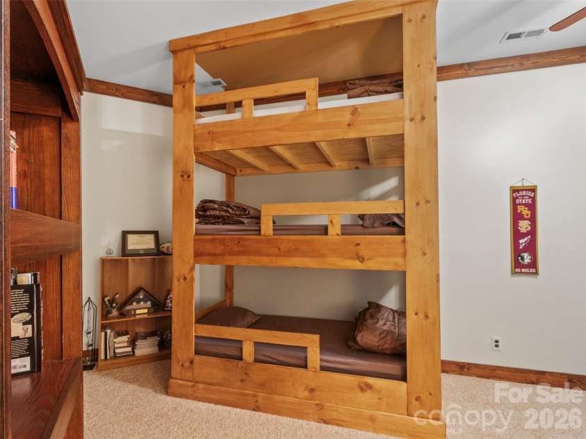 129 Apple Farm Road, Bakersville, NC 28705.  MLS# CAR4375301, YatesRealty ID 20926. 