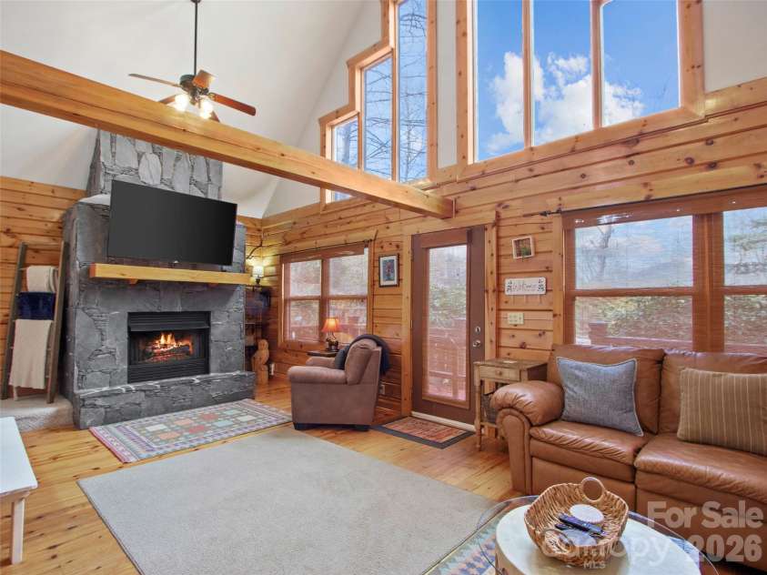 101 Jack Straw Lane, Burnsville, NC 28714.  MLS# CAR4372621, YatesRealty ID 20927. 