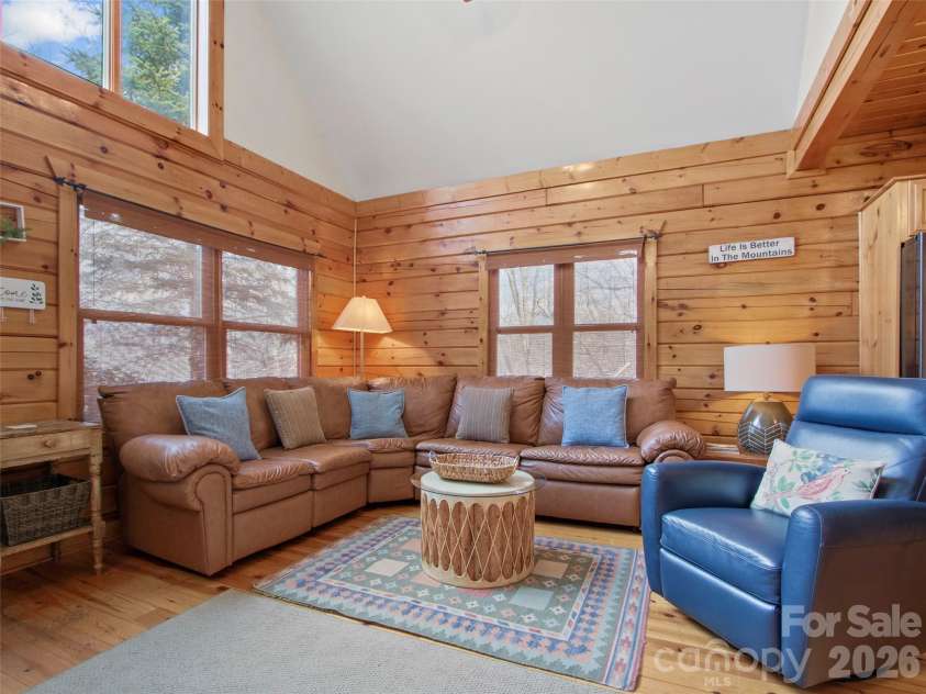 101 Jack Straw Lane, Burnsville, NC 28714.  MLS# CAR4372621, YatesRealty ID 20927. 