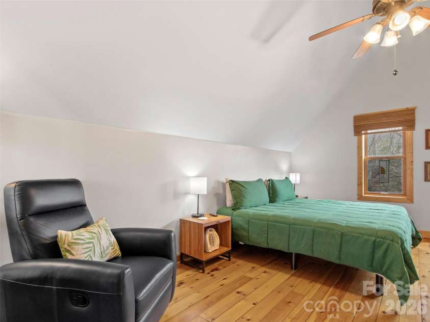 101 Jack Straw Lane, Burnsville, NC 28714.  MLS# CAR4372621, YatesRealty ID 20927. 