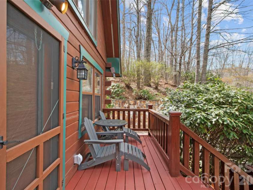 101 Jack Straw Lane, Burnsville, NC 28714.  MLS# CAR4372621, YatesRealty ID 20927. 