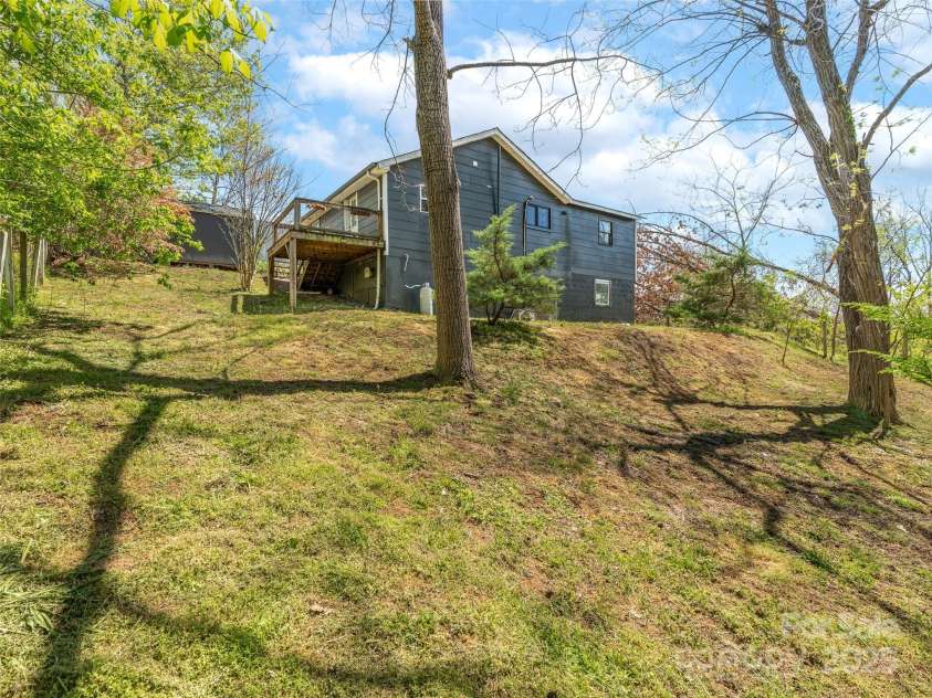 14 View Street, Asheville, NC 28804.  MLS# CAR4261605, YatesRealty ID 20928. 