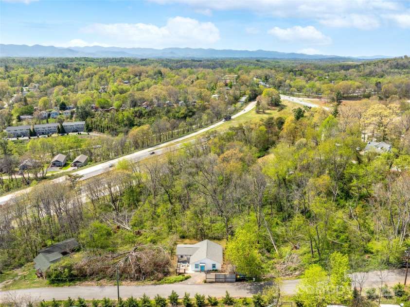 14 View Street, Asheville, NC 28804.  MLS# CAR4261605, YatesRealty ID 20928. 