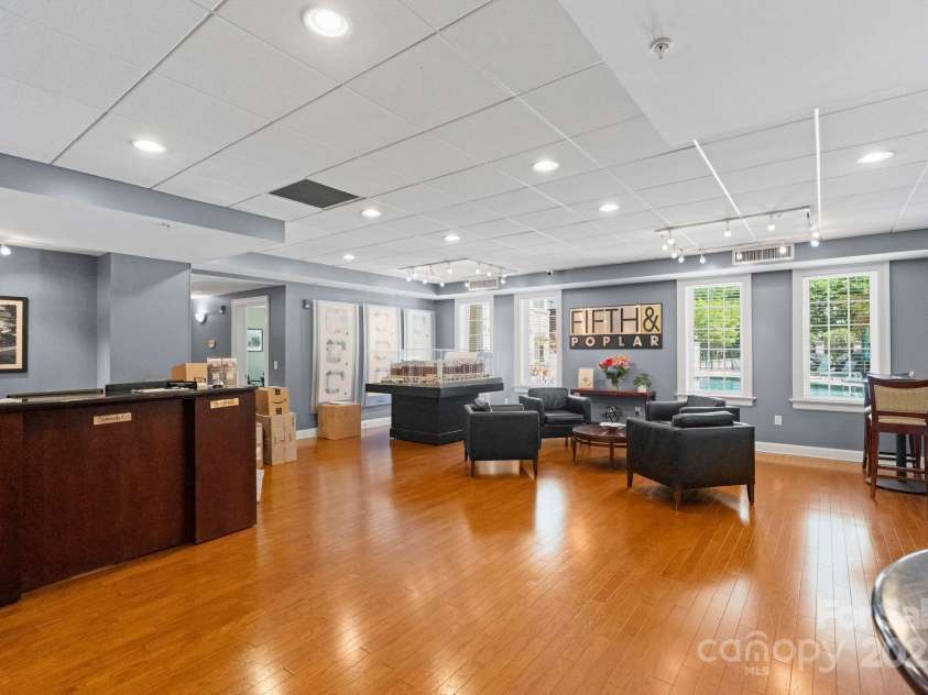 300 5th Street, Charlotte, NC 28202.  MLS# CAR4332845, YatesRealty ID 20929. 24/7 Concierge