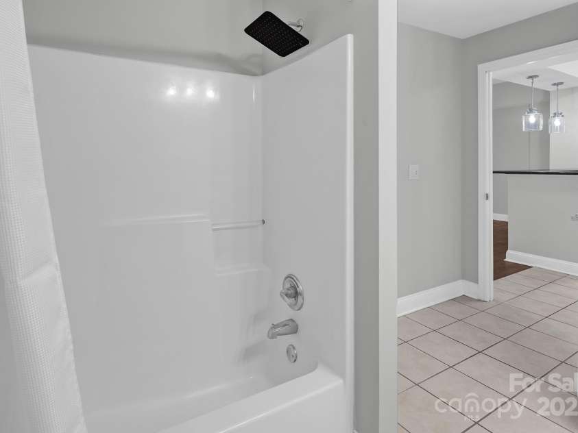 300 5th Street, Charlotte, NC 28202.  MLS# CAR4332845, YatesRealty ID 20929. 