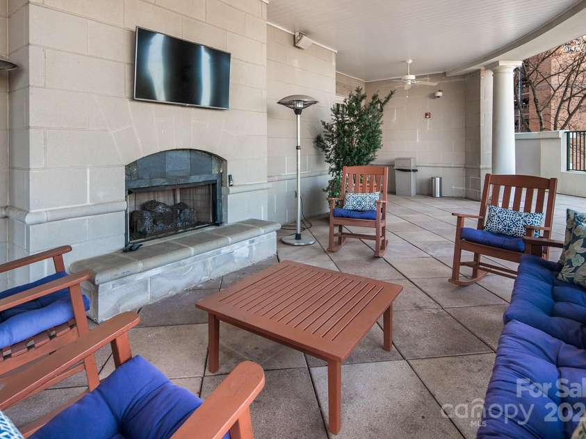 300 5th Street, Charlotte, NC 28202.  MLS# CAR4332845, YatesRealty ID 20929. Fireside Terrace