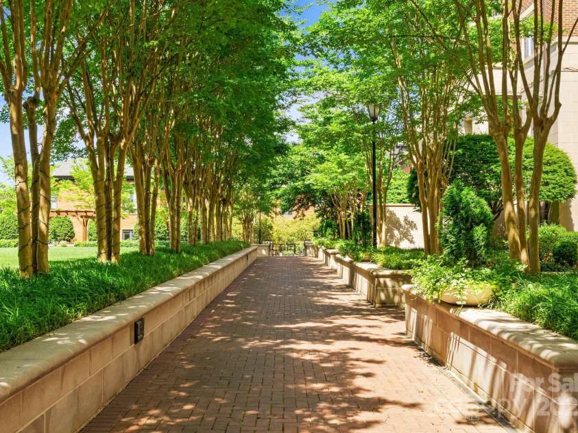 300 5th Street, Charlotte, NC 28202.  MLS# CAR4332845, YatesRealty ID 20929. Gated courtyard